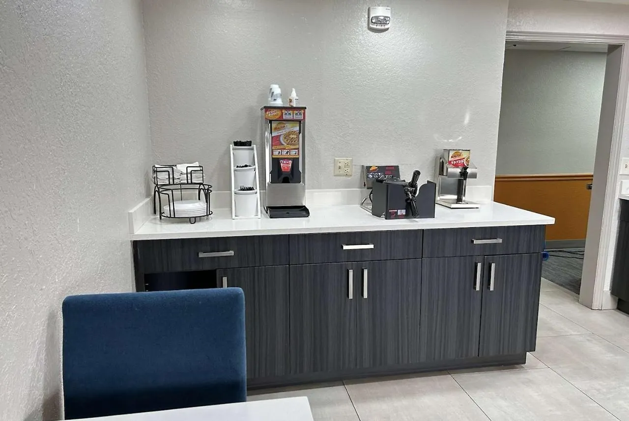 Hotel La Quinta By Wyndham Orlando South Williamsburg 3*,