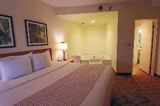 Hotel La Quinta By Wyndham Orlando South Williamsburg 3*,